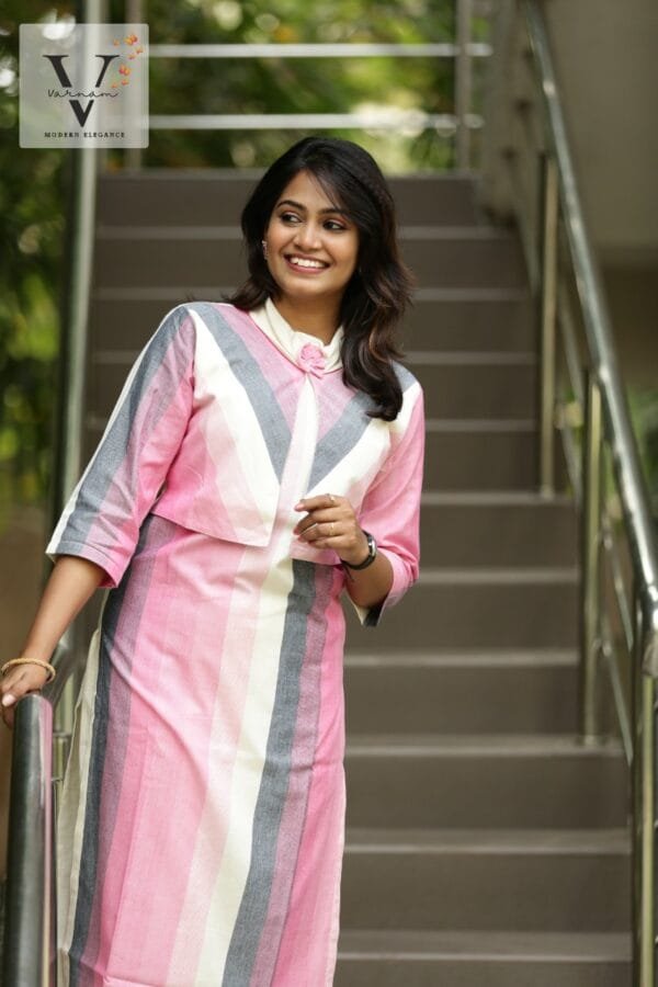 Turtle neckline tri-color straight line kurti - 5001