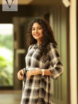 Keyhole neck A-line straight Kurti - 5021
