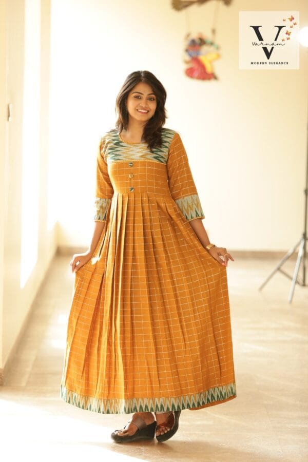 Round neck golden lurex anarkali - 9009