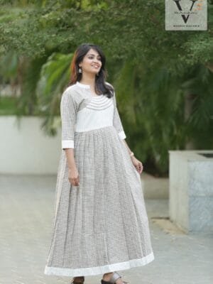 Collared boat neck anarkali - 9004
