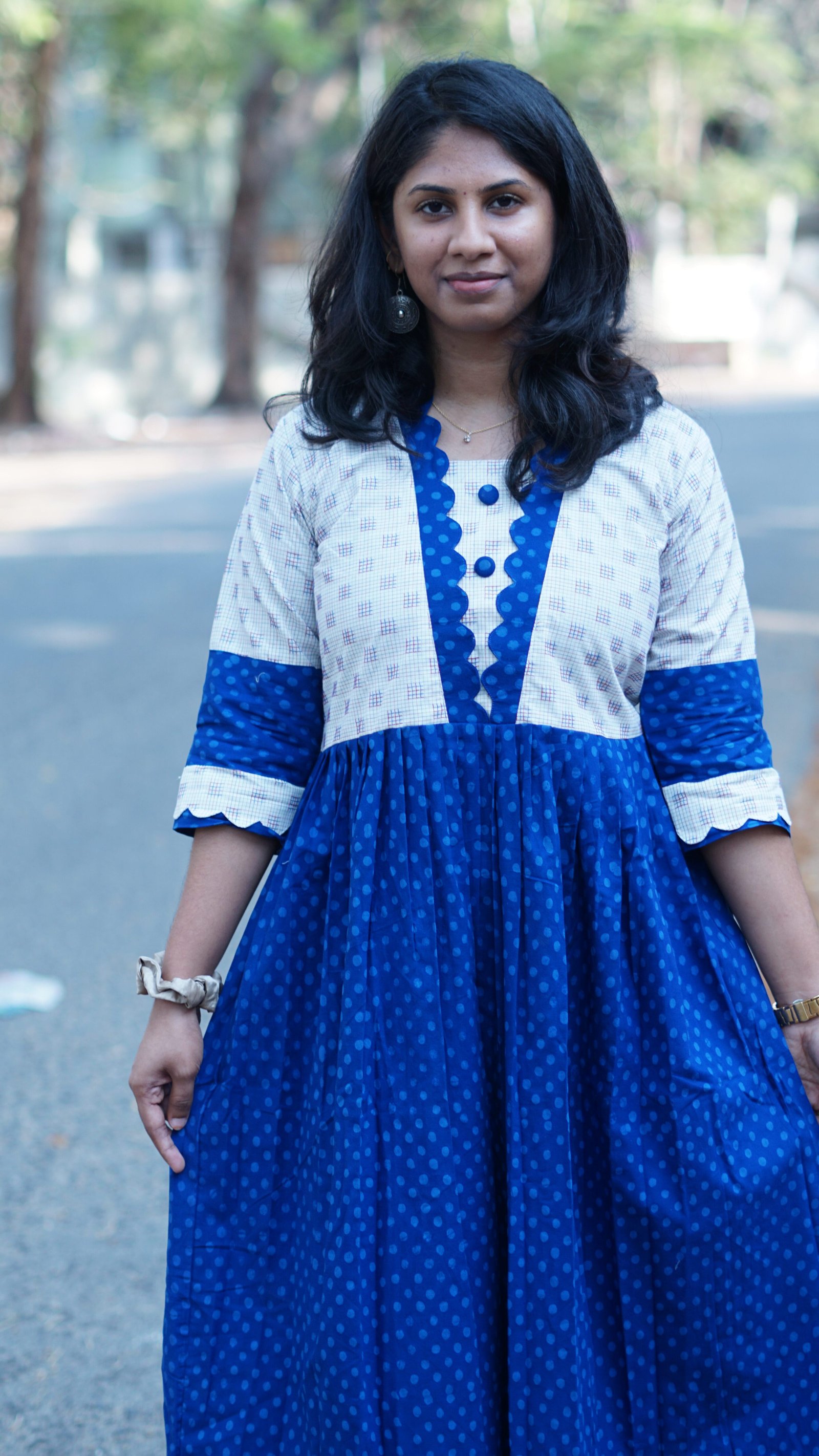 White with Blue V neck kurta - 1P26