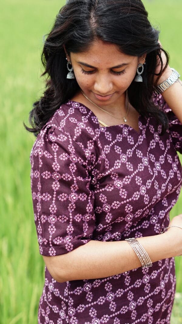 DARK PURPLE WITH WHITE DOTS - S305