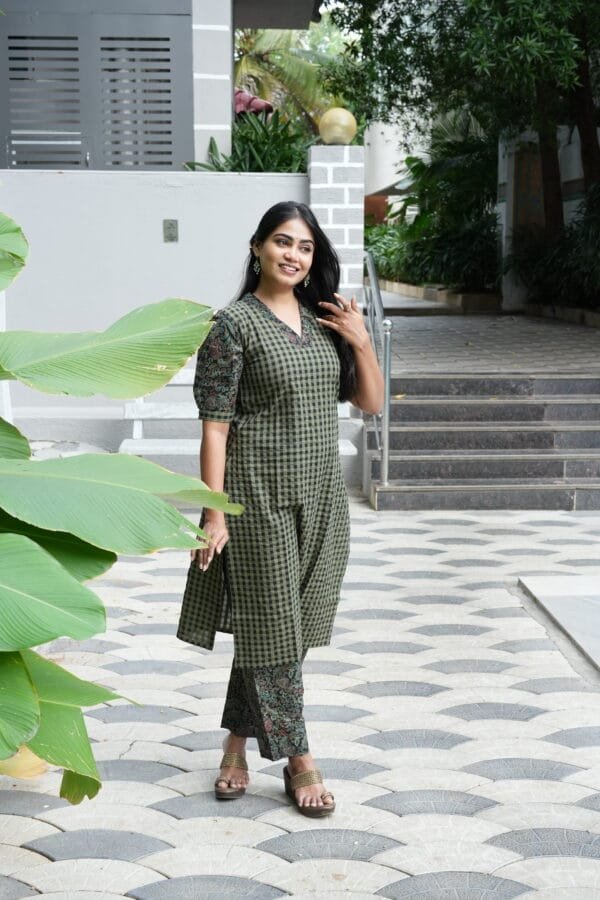 GREE WITH BLACK CHECKED SET-W106