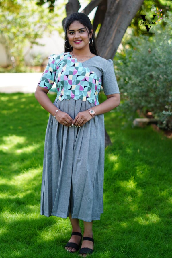 GRAY WITH MULTI CLR SCALLOP NECK PATTERN FROCK-F122