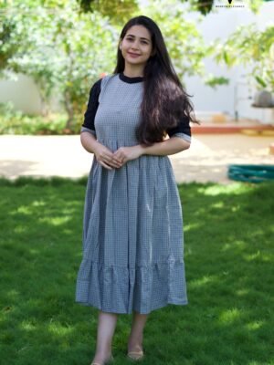 CHECKED GRAY WITH BLACK CLOSED NECK-C110