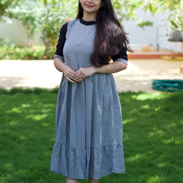 CHECKED GRAY WITH BLACK CLOSED NECK-C110