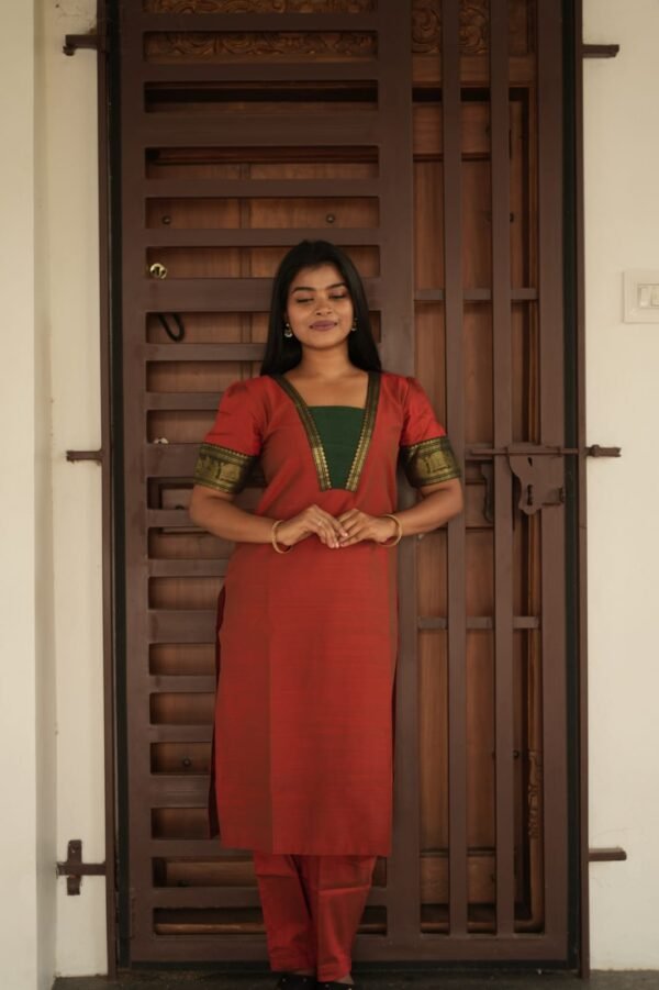 MERON WITH DARK GREEN-CST18