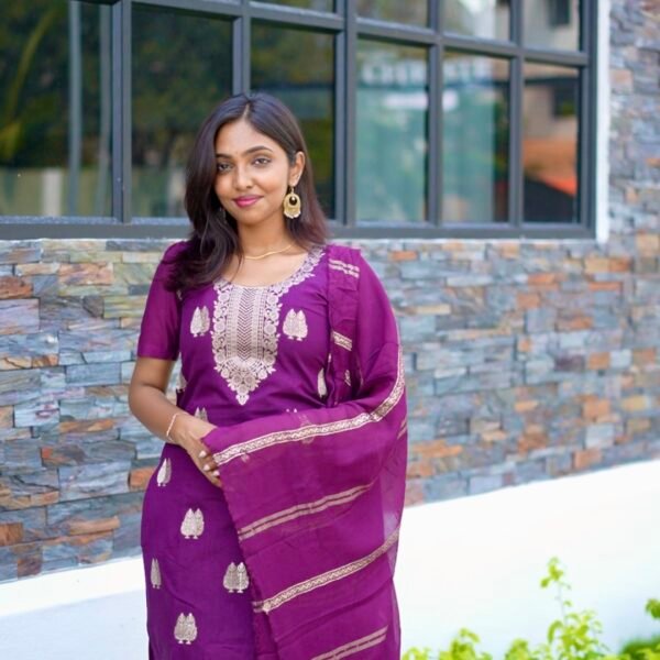 BEAUTIFUL WINE CLR WITH SILVER DESIGN