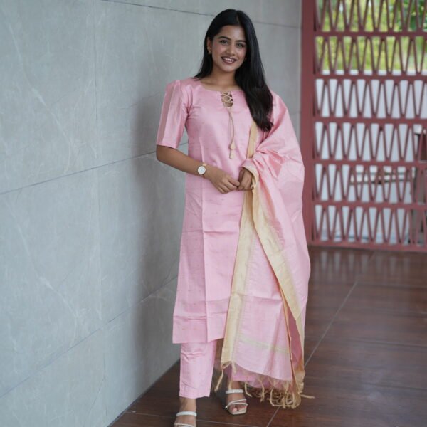 BABY PINK WITH BUTTA DESIGN - BST139